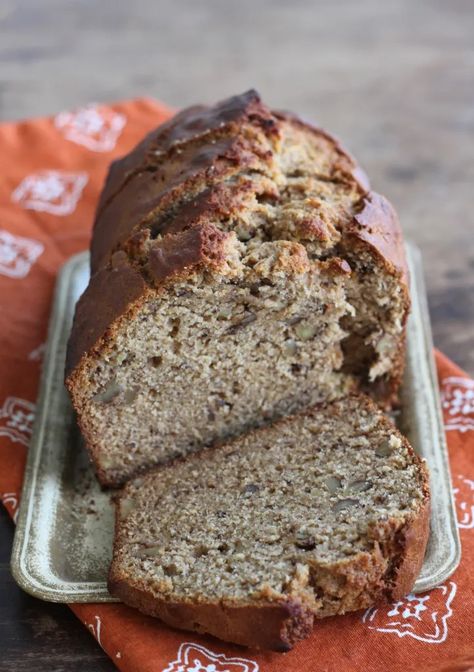 Whole Wheat Banana Bread - Brittany's Pantry : Brittany's Pantry Banana Types, Banana Oat Bread, Whole Wheat Banana Bread, Love Things, Banana Oats, Whole Wheat, Baked Goods, Health Food, Banana Bread