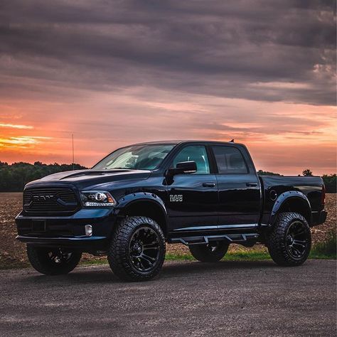 Pickup Trucks Camping, Jacked Up Chevy, Ram Trucks 1500, Jeep Pickup Truck, Black Truck, Custom Pickup Trucks, Old Pickup Trucks, Jeep Pickup, Jacked Up Trucks