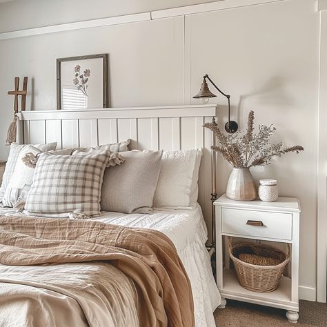 8 Smart Ways To Create A Vintage Farmhouse Bedroom Small Cottage Bedroom Ideas, Rustic Cottage Bedroom, Rustic Country Bedrooms, Country Cottage Bedroom, Vintage Farmhouse Bedroom, Farmhouse Vibes, Farmhouse Style Bedrooms, Farmhouse Room, White Bed Frame