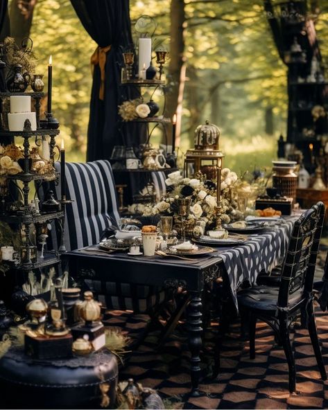 Dark Garden Party, Black Tea Party, Dark Inspiration, Goth Party, Italian Lunch, Goth Vibes, Dark Garden, Gothic Boho, Boho Goth