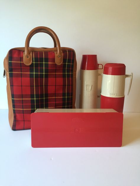 Vintage Thermos Set, King Seeley Thermos Set, Tailgate Picnic Pack, Travel… Thermos Lunch, Picnic Box, Sandwich Box, Picnic Packing, Travel Store, Vintage Thermos, Yellow Cups, Vacuum Bottle, Red Cups