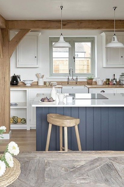 Navy Kitchen, Cottage Style Kitchen, Dining Room Combo, Cottage Kitchens, Modern Cottage, Blue Kitchens, Trendy Kitchen, Cottage Kitchen, Kitchen Styling