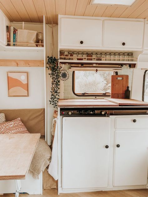 Tiny Caravan Interior, Small Caravan Interior Ideas, Caravan Makeover Diy, Small Caravan Interior, Diy Caravan Renovation, Caravan Renovation Ideas, Caravan Diy, Caravan Renovation Diy, Vintage Caravan Interiors