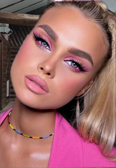 Pink Evening Makeup, Makeup For Neon Pink Dress, Monochromatic Pink Makeup, Hot Pink Outfit Makeup, Make Up Roz, Cute Pink Eyeshadow Looks, Makeup For Fuchsia Dress, Pink Makeup With Rhinestones, Pink Party Makeup