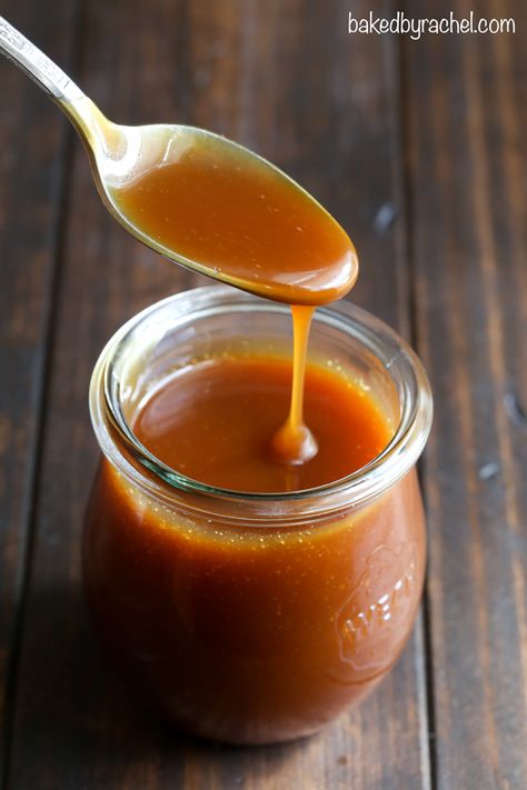 Microwave Caramel Sauce, Microwave Caramels, Caramel Sauce Recipe, Caramel Recipes Sauce, Homemade Caramel Sauce, Salted Caramel Sauce, Caramel Recipes, Microwave Recipes, Homemade Caramel