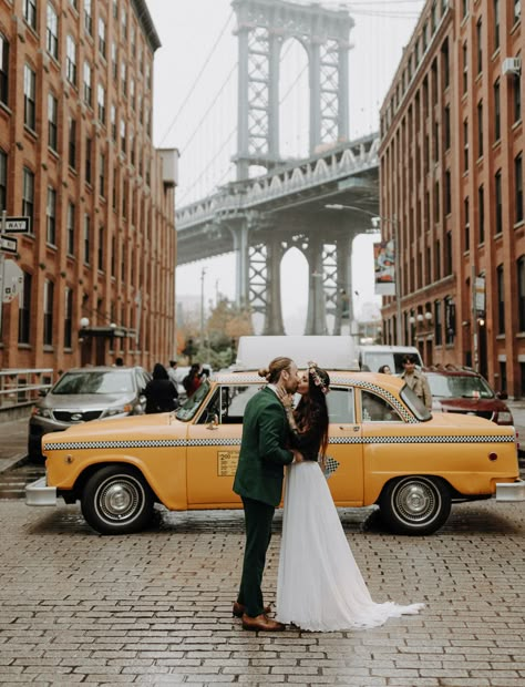 New York Micro Wedding, New York City Wedding Photos, Wedding In New York, New York City Wedding Aesthetic, New York Wedding Photos, Nyc Wedding Aesthetic, New York City Elopement, New York Wedding Aesthetic, City Wedding Aesthetic