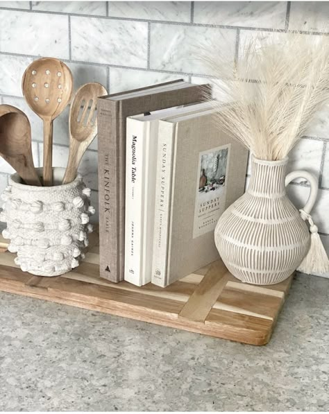 13 Trending Kitchen Counter Decor Items - Love Letters Counter Top Decor, Kitchen Counter Styling, The Kinfolk Table, Kitchen Countertop Decor, Orange Door, Countertop Decor, Diy Backsplash, Kitchen Decor Inspiration, Kitchen Island Decor