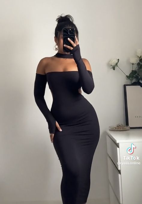 Black Baddie Dress, Chic Feminine Style, Black Women Dress, Elegant Outfit Classy, Clueless Outfits, Classy Prom Dresses, Effortlessly Chic Outfits, Classy Casual Outfits, Looks Black