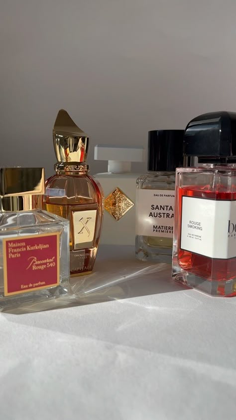 Synne J. - Niche Perfume Enthusiast (@eaudejac) posted on Instagram • Apr 13, 2022 at 1:45pm UTC Niche Perfume Aesthetic, Niche Perfume Collection, Niche Fragrances, Makeup Lips Matte, Perfume Display, Fragrances Perfume Woman, Perfume Collection Fragrance, Dark Green Aesthetic, Gel Nails Diy