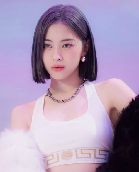 Shin Ryujin Short Hair, Itzy Ryujin Short Hair, Ryujin Hair, Ryujin Short Hair, Asian Hair Bob, Hairstyle For Men Short, Hair Bun Design, Kpop Short Hair, Men Short Hairstyles