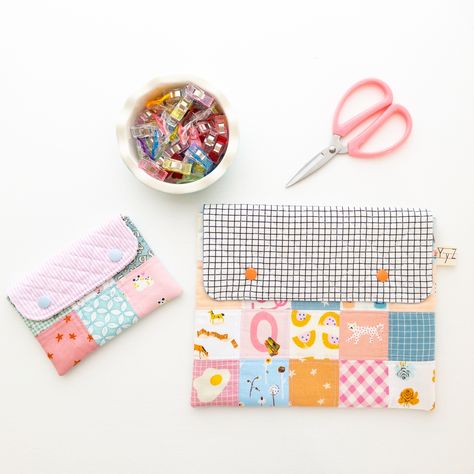 The Patchwork Snap Pouch Sew With Scraps, Cute Pouches, Fabric Scrap Projects, Sewing With Kids, Mug Rug Tutorial, Nappy Wallet, Scrap Projects, Kam Snaps, Sew Zipper