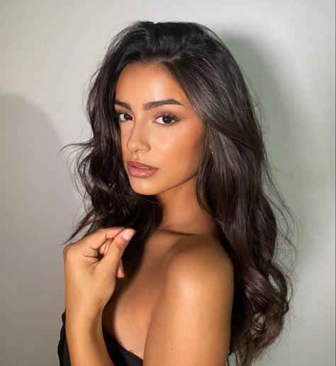 Latina Hair Color Ideas, Hair Color For Dark Hair, Color For Dark Hair, Latina Aesthetic Hair, Pelo Chocolate, Rambut Brunette, Latina Hair, Chocolate Hair, Spring Hair Color