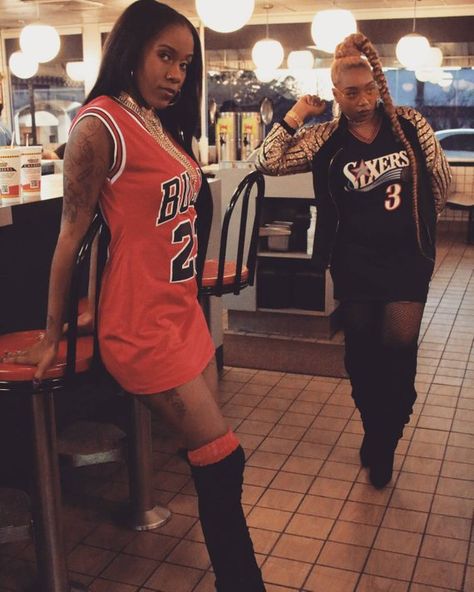 NBA jersey dress/any team SALE Jersey Party Outfit College, Jersey Party Outfit, Nba Jersey Dress, Jersey Dress Outfit, Party Outfit College, Looks Hip Hop, Jersey Party, 90s Fashion Outfits, Jersey Outfit