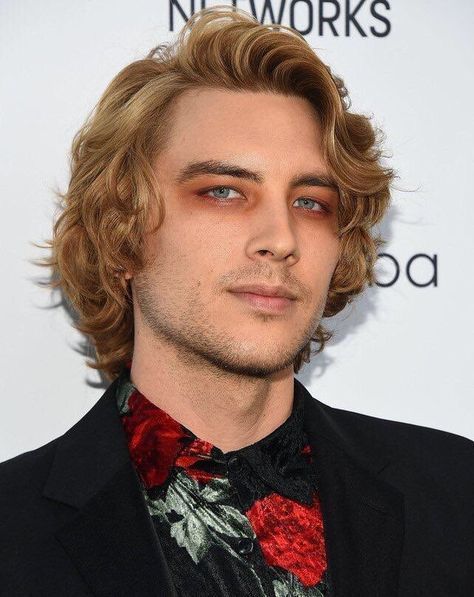 Nicole Fox, Michael Langdon, Cody Fern, Male Makeup, Corte De Cabelo Masculino, American Horror, Horror Stories, American Horror Story, Serie Tv