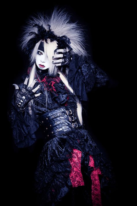 Vkei Outfits, Visual Kei Aesthetic, La Veil Mizeria, Visual Kei Outfits, Kote Kei, Visual Kei Fashion, Kei Visual, Kei Fashion, Good Poses