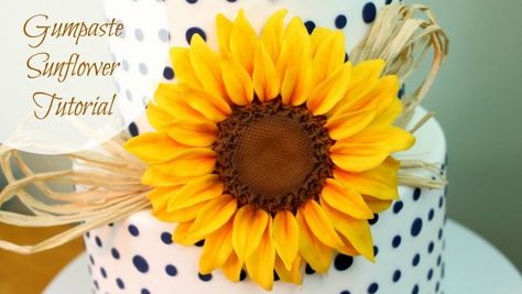 How To Make A Sugar Sunflower Cake Toppers Gumpaste Sunflowers, Sunflower Tutorial, How To Make Sunflower, Sugar Paste Flowers, Sugar Flowers Tutorial, Fondant Flower Tutorial, Icing Flowers, Edible Crafts, Gumpaste Flowers