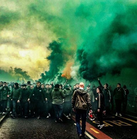 The Iconic Image of the Green Brigade – Celts Are Here | The Celtic Footsoldiers Champions .. Green Brigade Celtic, Celtic Players, Green Brigade, Celtic Team, Sun And Shadow, Stadium Wallpaper, Celtic Football Club, Old Firm, Celtic Football