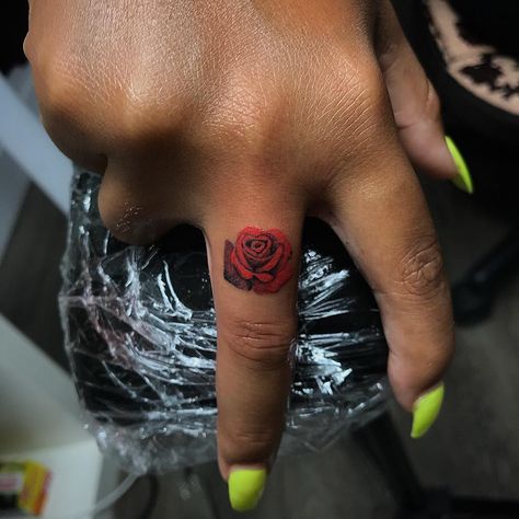 Rose Tattoo Dark, Highschool Dropout, Tattoo Dark Skin, Coloured Rose Tattoo, Tattoo On Dark Skin, Tattoos On Dark Skin, Black People Tattoos, Black Rose Tattoo, Tattoo Dark