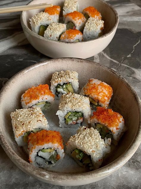 Low Cal Sushi, Meal Inspo Low Cal, Healthy Small Meals, Healthy Sushi, Low Cal Meals, Asian Dish, Dr Food, Meals Healthy, Japanese Snacks