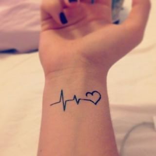 Heart Pulse Tattoo, Heartbeat Tattoo, Tato Henna, Cool Wrist Tattoos, Hand Tattoos For Girls, Cute Hand Tattoos, Henna Tattoo Designs Simple, Inspiration Tattoos, Small Wrist Tattoos