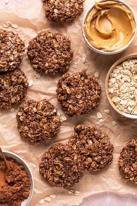 No Bake Chocolate Peanut Butter Protein Cookies Recipe Chocolate Peanut Butter Protein Cookies, Healthy Protein Cookies, Protein Cookies Recipe, Vegan Protein Cookies, Peanut Butter Protein Cookies, Ww Food, Quick Protein, Peanut Butter Oats, Peanut Butter Roll