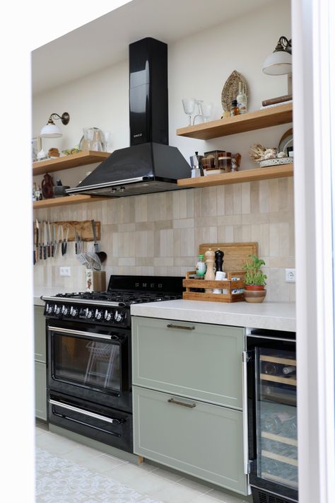 Kitchen, climate chamber, smeg, oven, stove, countryside, Mediterranean Gas Stove Kitchen Interior Design, Kitchen Gas Stove Ideas, Stove In Kitchen, Smeg Stove, Gas Stove Kitchen, Smeg Oven, Gas Stoves Kitchen, Countryside Kitchen, Stove Kitchen