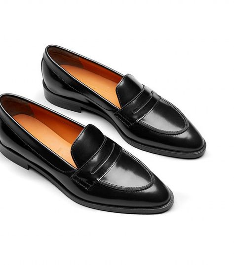 Penny Loafer Outfits Women, Penny Loafers For Women Outfits, Shoe Capsule Wardrobe, Loafer Outfits Women, Shoe Capsule, Loafers Outfit Women, Penny Loafers Outfit, Loafers For Women Outfit, Loafer Outfits