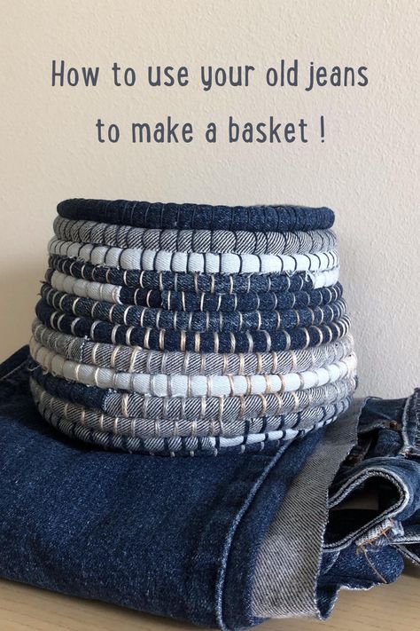 Make a basket out of a pair of jeans - this DIY craft is a great way to up-cycle jeans or any other fabric. You can learn how to do it through this online workshop. Artisanats Denim, Make A Basket, Diy Sy, Basket Weaving Diy, Denim Crafts Diy, Fabric Christmas Ornaments Diy, Folded Fabric Ornaments, Disney Japan, Blue Jeans Crafts