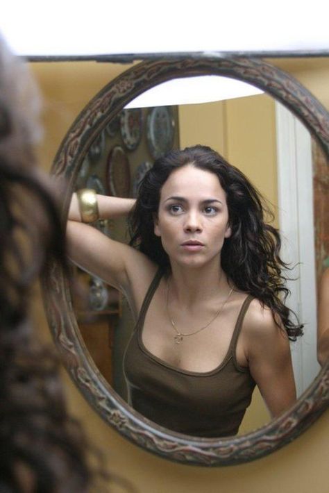 Alice Braga Alice Braga, Interesting Faces, Fun Things To Do, Wonder Woman, Hollywood