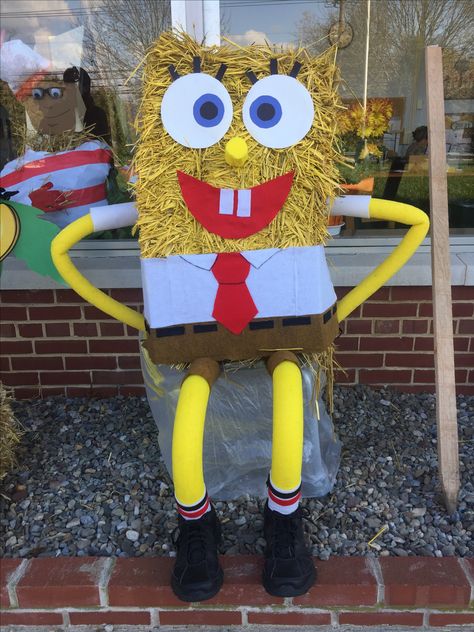 Spongebob Squarepants Scarecrow Spongebob Scarecrow, Under The Sea Scarecrow, Scarecrow Contest Ideas, Minion Scarecrow, Hay Bale Pictures, Movie Theme Scarecrow, Fishing Scarecrow, Halloween Hay Bale, O’hare Lorax