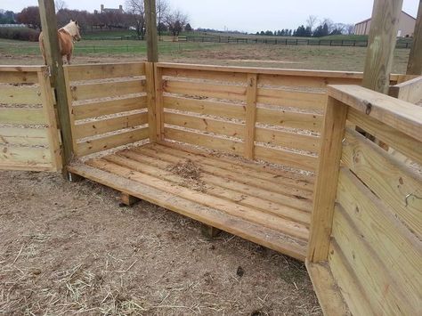 Hay Hut, Diy Hay Feeder, Round Bale Feeder, Hay Feeder For Horses, Horse Feeder, Horse Crazy Girl, Horse Farm Ideas, Barn Hacks, Horse Hay