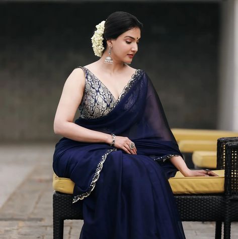 Honey Rose, Fancy Sarees Party Wear, Violet Dresses, Indian Photoshoot, Malayalam Actress, Blue Saree, Stylish Sarees, Indian Actress Hot Pics, Saree Look