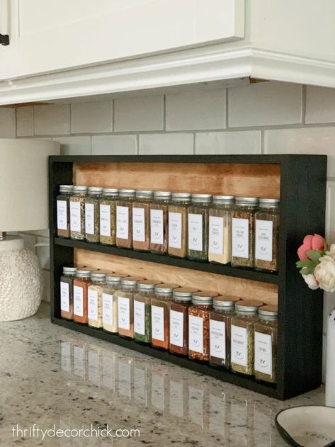 DIY Wood Countertop Spice Rack for the Kitchen | Thrifty Decor Chick | Thrifty DIY, Decor and Organizing Kitchen Spice Rack Ideas, Diy Spice Rack Ideas, Diy Wood Counters, Build A Spice Rack, Spice Rack Ideas, Wall Mounted Kitchen Shelves, Countertop Spice Rack, Diy Counter, Diy Spice Rack