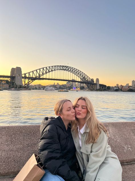 #best #friends #australia #aus #sydney Sydney Australia Instagram Pictures, Sydney Australia Winter, Winter In Australia Aesthetic, Aussie Winter Aesthetic, Summer In Sydney, Winter Aesthetic Australia, Winter In Sydney Australia Outfits, Sydney Instagram Photos, Sydney Photo Ideas