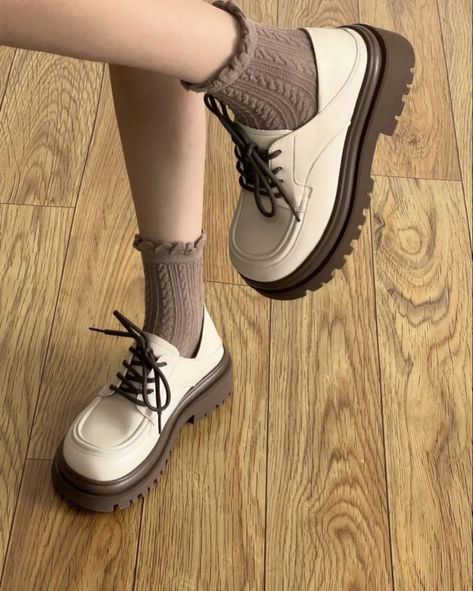 The It Girl, Dr Shoes, Kawaii Shoes, Shoes Outfit Fashion, Fancy Shoes, Girly Shoes, Aesthetic Shoes, Elegant Shoes, Swag Shoes