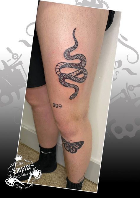 Clean lines on this snake tattoo! #snake #snaketattoo #thightattoo #linetattoo #cleanlines #guyswithtattoos #oldempiretattoo @oldempiretattoo Thigh Snake Tattoo, Snake Tattoo On Thigh, Snake Tattoo Thigh, Empire Tattoo, Tattoo Snake, Snake Tattoo, Line Tattoos, Thigh Tattoo, I Tattoo