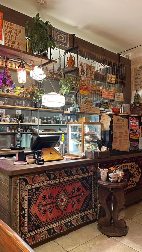 Grunge Coffee Shop, Hippie Coffee Shop, Bohemian Coffee Shop, Eclectic Coffee Shop, Classic Coffee Shop, Bookstore Interior, Eclectic Cafe, Vintage Coffee Shops, Opening A Cafe