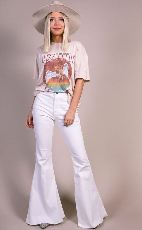 White Bell Bottoms Outfit, White Bell Bottoms, Bell Bottom Jeans Outfit, Bell Bottoms Outfit, White Flare Pants, Fashion Island, Flare Jeans Outfit, White Flared Jeans, Outfits Jeans