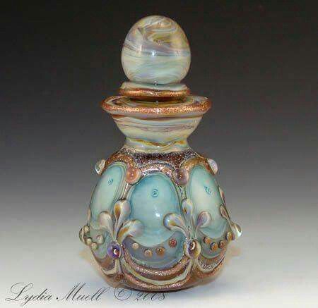 Vintage perfume Bottle House Perfume, Roman Bath House, Vintage Parfum, Old Perfume Bottles, Lampwork Focal Bead, Pretty Perfume Bottles, Perfume Bottle Art, Beautiful Perfume Bottle, Antique Perfume Bottles