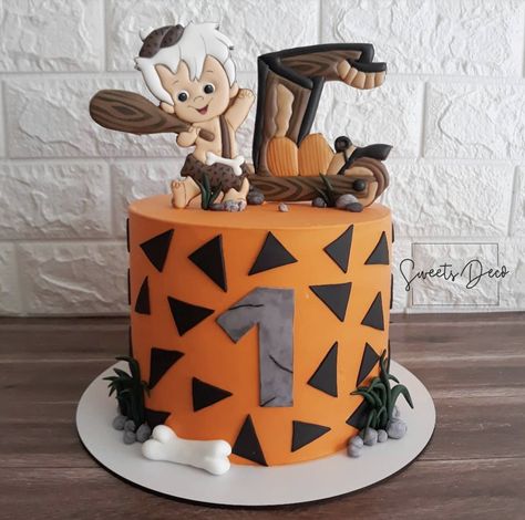 Flinstone Cake Ideas, Pebbles And Bam Bam Cake, Bam Bam First Birthday Theme, Bam Bam Birthday Cake, Bam Bam 1st Birthday Party, Flintstone Birthday Cake, Flintstones Birthday Cake, Bambam Birthday Party Ideas, Flintstones First Birthday Party