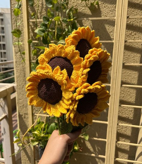 Crocheted Sunflower, Sunflower Crochet, Crochet Sunflower, Art Inspiration Drawing, Crochet Flowers, Sunflower, Arts And Crafts, Art Inspiration, Let It Be