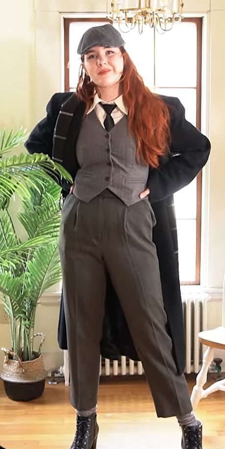 Dark Academia Detective Outfits, Journalist Outfits Women, Victorian Suit Women, Old Detective Outfit, 70s Detective Outfit, Journalist Clothes, Victorian Academia, 1920s Outfit Ideas Casual, 1920s Detective Outfit