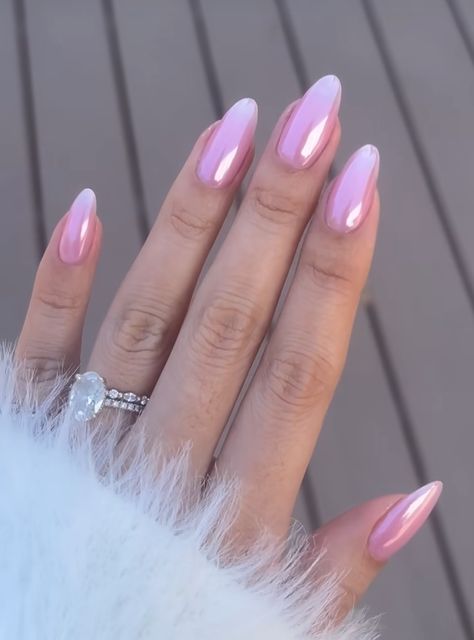 Pink Polish With Chrome, Pink Glinda Nails, Pink Pearlescent Nails, Light Pink Chrome Nails, Chrome Nails Pink, Nails Pink Chrome, Pink Tip Nails, Holo Nails, Summery Nails