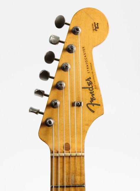 Fender Stratocaster 1957 Headstock Guitar Making, Learning Guitar, Bass Ukulele, Stratocaster Guitar, Fender Vintage, Telecaster Guitar, Cool Electric Guitars, Learn To Play Guitar, Fender Guitar