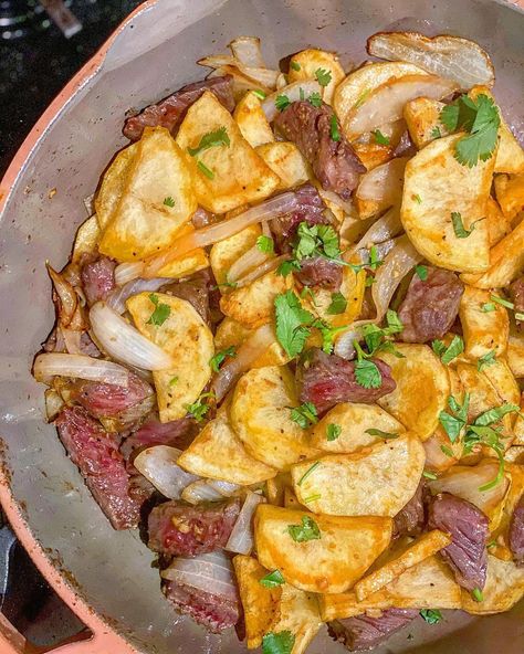 A super simple, super satisfying Vietnamese meat and potatoes dish that can be whipped up in less than 30 minutes. Cooking Method: Stovetop #vietnameserecipes #beef #stirfry Potato Stir Fry, Vietnamese Beef, What Is For Dinner, Meat And Potatoes, Beef And Potatoes, Fried Beef, Beef Stir Fry, Potato Dishes, Fried Potatoes