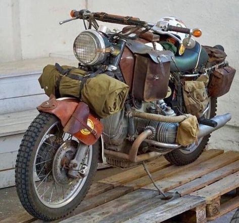 Motorcycle Camping Gear, Bmw Vintage, Мотоциклы Cafe Racers, Motos Vintage, Motorcycle Camping, Motorcycle Travel, Overland Vehicles, Bmw Motorcycles, Biker Life