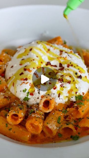 Pasta Burrata, Creamy Vodka Sauce, Vodka Pasta, Salsa Fresca, Mediterranean Diet Meal Plan, Burrata Cheese, Mediterranean Diet Plan, Vodka Sauce, Pasta Noodles