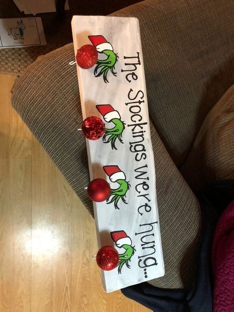 Grinch Stocking, Christmas Decir, Grinch Diy, Grinch Birthday, Grinch Decor, Grinch Tree, Stocking Hangers, Grinch Crafts, Grinch Decorations