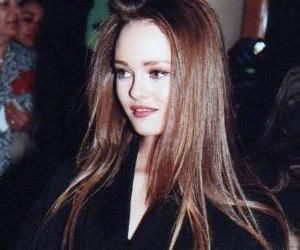 Young Vanessa Paradis, Vanessa Paradis 90s, Vanessa Paradis Style, Vanessa Paradis Johnny Depp, French Actresses, Sasha Pivovarova, Music Career, Vanessa Paradis, 22 December