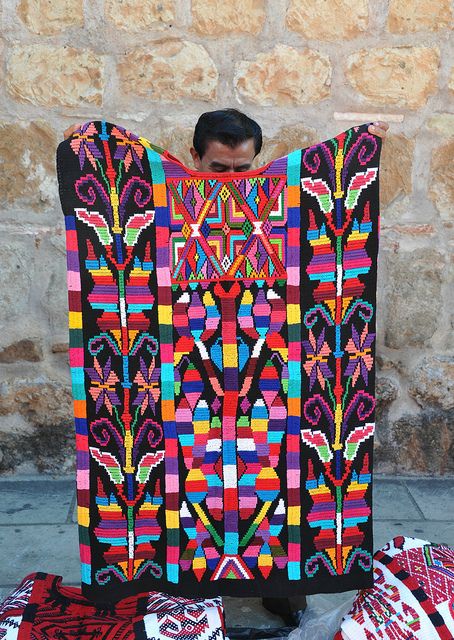 Mexican Art Traditional, Mexican Symbols, Mexican Huipil, Mexican Textiles, Mexican Fashion, Mexican Embroidery, Mexican Crafts, Mexico Art, Mexican Decor